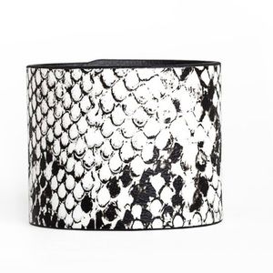 Paparazzi adjustable wrap bracelet